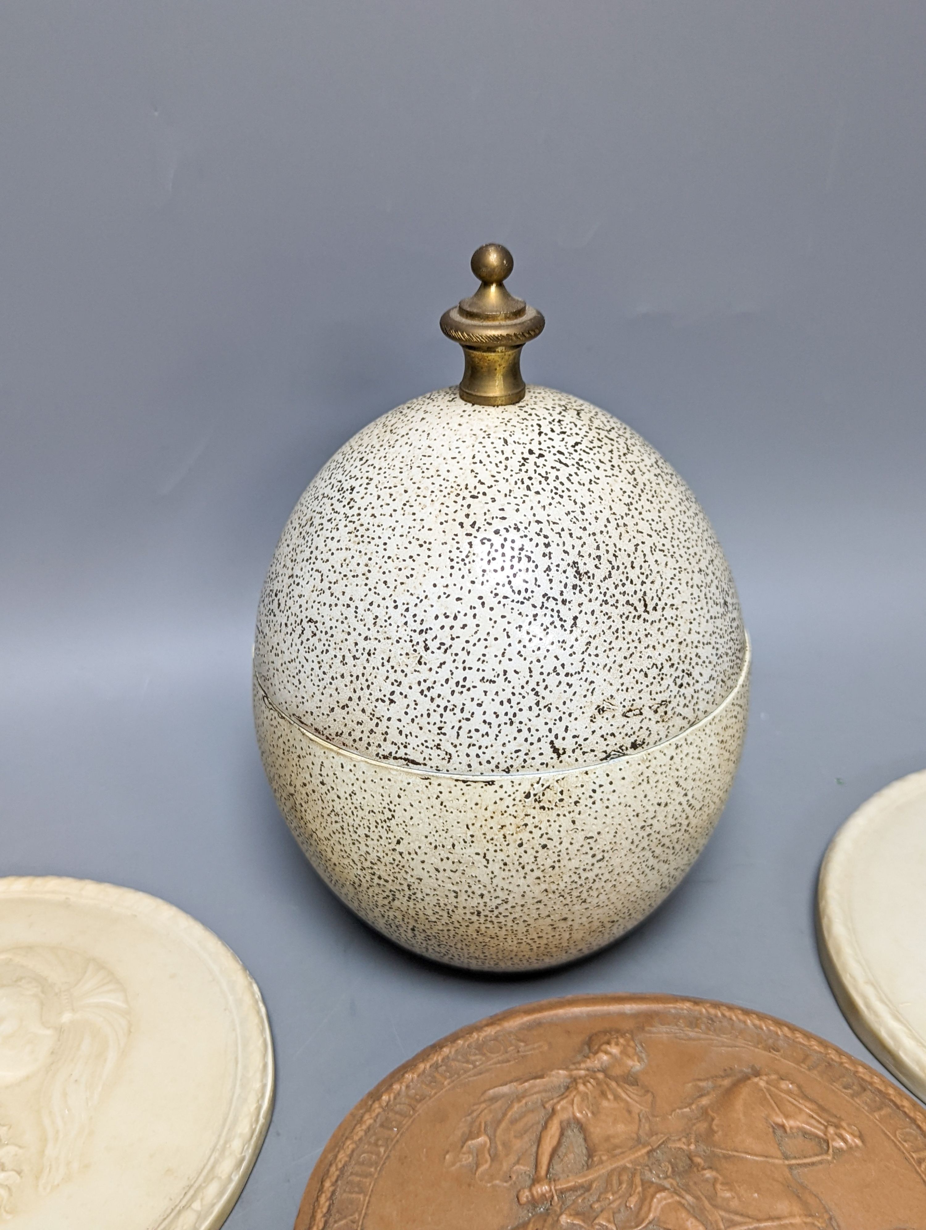 Decorative faux marble roundels, plaques and a faux ostrich egg box 28cm